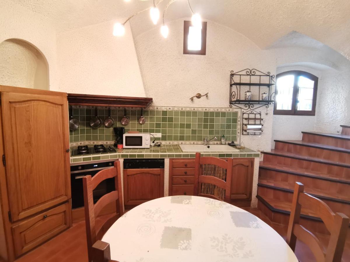 Chez Gilles Math Apartment Saint-Martin-de-Brômes Екстериор снимка